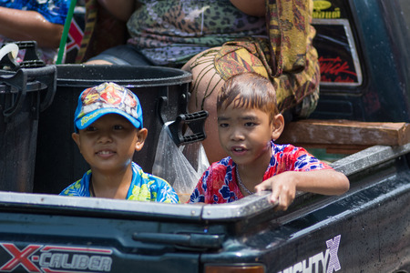 KO SAMUI, THAILAND - APRIL 13: Foreigners and Thai people enjoy splashing water together in songkran festival on April 13, 2014 in Ko Samui island, Thailand.のeditorial素材