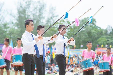 KO SAMUI,SURAT THANI - JULY 23 : Unidentified Thai students 6 - 18 years old in ceremony uniform during sport parade on July 23, 2014 in ko samui, Surat Thani, Thailand.のeditorial素材