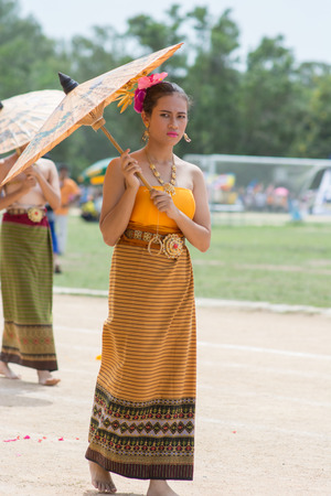 KO SAMUI,SURAT THANI - JULY 23 : Unidentified Thai students 6 - 18 years old in ceremony uniform during sport parade on July 23, 2014 in ko samui, Surat Thani, Thailand.のeditorial素材