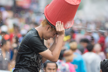 CHIANGMAI, THAILAND - APRIL 14: Foreigners and Thai people enjoy splashing water together in songkran festival on April 14, 2015in Chiangmai, Thailand.のeditorial素材