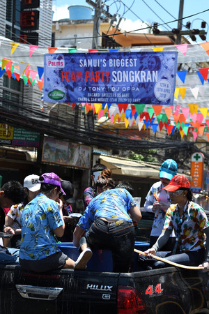 KO SAMUI, THAILAND - APRIL 13: Foreigners and Thai people enjoy splashing water together in songkran festival on April 13, 2018 in Ko Samui island, Thailand.のeditorial素材