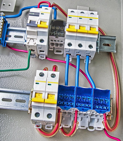 Voltage switchboard with circuit breakers