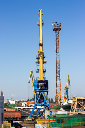 tall crane working in portのeditorial素材
