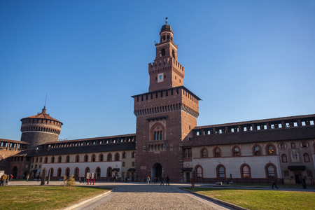 12.12.2017; Milan, Italia - Sforza Castle view in Milan. Italian famous landmark. Architecture and buildings.のeditorial素材