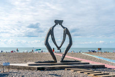 Batumi, Georgia - 04 August, 2020: The bronze sculpture "First Love" by Irakli Tsuladze in Batumi. Travelのeditorial素材
