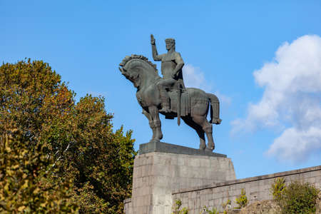 Tbilisi, Georgia -7 November, 2020: Statue of King Vakhtang Gorgasali in Tbilisi, Georgiaのeditorial素材
