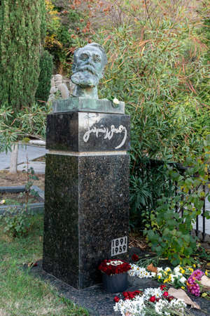 Tbilisi, Georgia - 23 November, 2020: Mtatsminda Pantheon of Writers and Public Figures, cemetery near Mama Daviti church. Galaktion Tabidzeのeditorial素材
