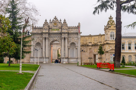 Entrance Gate of Dolmabahce Palace. Dolmabahce is the largest palace in Turkey. Travelの写真素材