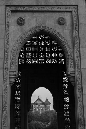 An abstract view of an old building  through the arch of Gate Way of India at colaba,  Mumbai India on 2 April 2021のeditorial素材