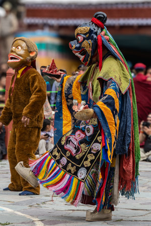 View of unknowns Nepali people attending a religious ceremony at the Pashupatinath temple in the morningの写真素材