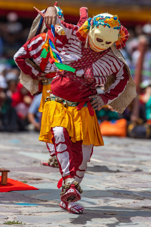 Unidentified dancers participates at the annual Kolkata Festival in Kolkata, India. Kolkata is the biggest festival in India.の写真素材