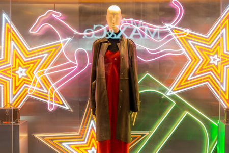 Moscow, Russia. December 08.2020. Mannequin in a modern store.のeditorial素材