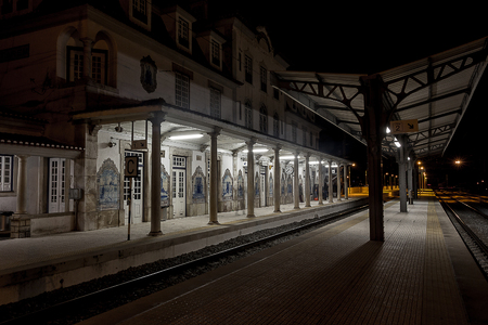 Empty train station at nightのeditorial素材