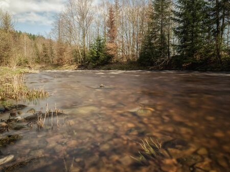 A long exposure on the water in autumn