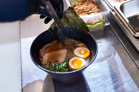 The process of making Japanese traditional soup ramenの写真素材