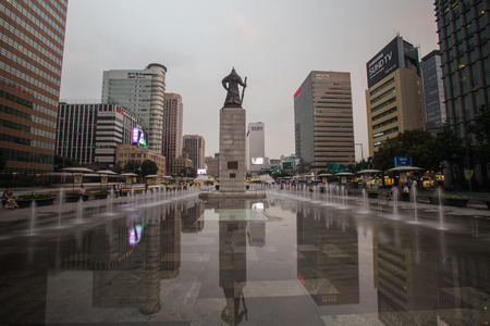 SEOUL, SOUTH KOREA - AUGUST16: Statue Admiral Yi sun- sin at Gwanghwamun Square Photo taken on august 15, 2016  in Seoul,South Koreaのeditorial素材