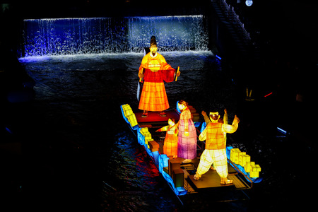 SEOUL, SOUTH KOREA - NovemberÃÂ 17: Seoul lantern festival at cheonggyecheon stream Photo taken on November 17, 2014 in Seoul, South Korea.のeditorial素材