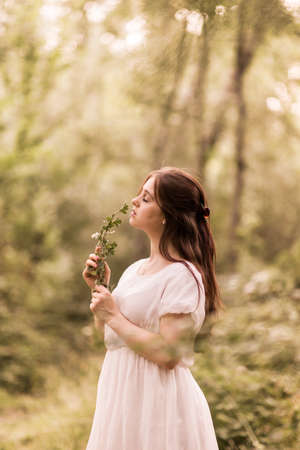 youg woman lifestyle portrair autumn seasonal outdoor casualの写真素材