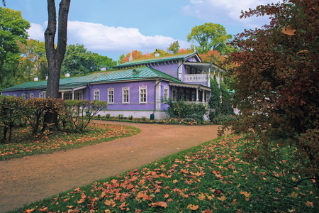 Memorial House IS Turgenev Spassky Lutovinovo. Russia. Orel region, Mtsensk District, the village Spasskoe- Lutovinovoの写真素材