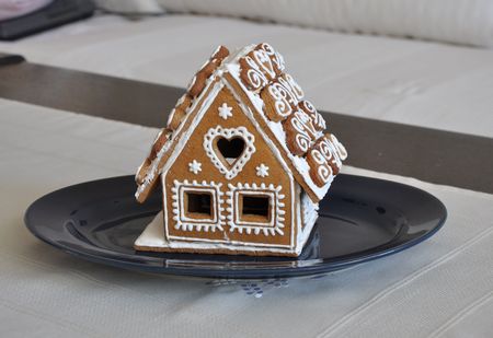 Homemade beautiful modest traditional winter biscuit gingerbread houseの写真素材
