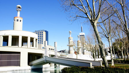 Panoramic from the pond and buildings to fund of the Park of the Industrial Spain in Barcelonaのeditorial素材