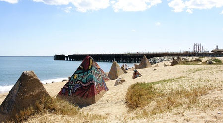 Panoramic of Badalona s beach with small pyramids graffiteadas, Barcelonaのeditorial素材