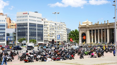 Motorcycles parked in the square of Spain, Barcelonaのeditorial素材