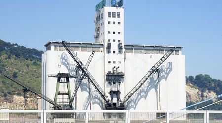 Storage building in the port of Barcelonaのeditorial素材