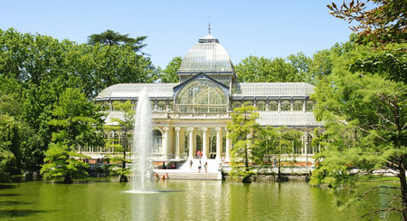 Pond next to the Crystal Palace in El Retiro in Madrid