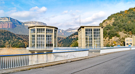 Sau reservoir in Vilanova de Sau, Osona and de la Selva regions, RÃ­o Ter, Barcelona, Catalunya, Spain, Europeのeditorial素材