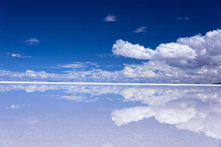 Mirror Lake Salar de Uyuni Salt Lake viewsの写真素材