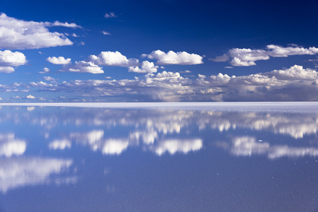Mirror Lake Salar de Uyuni Salt Lake viewsの写真素材