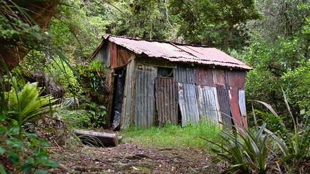 Historic Possum hut, Silver Peaks, Dunedin, Otago, New Zealandの写真素材