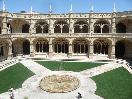 Cloister of Jeronimos Monastery, Lisbon, Portugalのeditorial素材