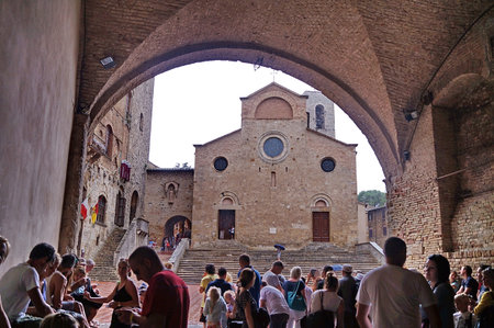 Piazza del Duomo, San Gimignano, Tuscany, Italyのeditorial素材