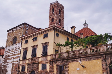 Glimpse of center of Lucca, Tuscany, Italyのeditorial素材