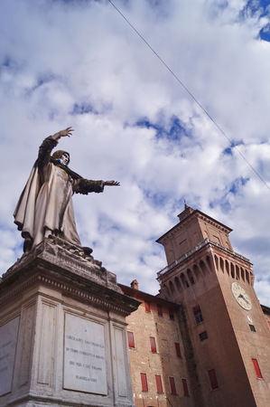 Este castle and statue of Savonarola, Ferrara, Italyのeditorial素材
