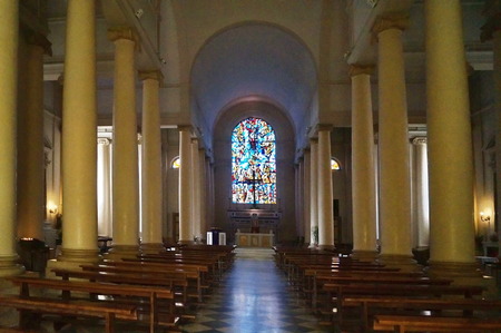 Interior of Santa Maria Assunta church, Poggibonsi, Tuscany, Italyのeditorial素材