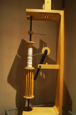Model of arresting device for automatique silk doublers by Leonardo Da Vinci