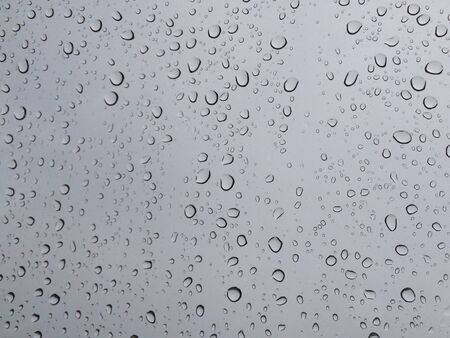Rain drop on the windscreenの素材