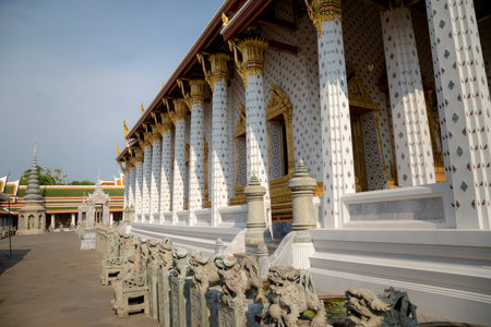 Decorations at Wat Arun - the temple of the dawn in Bangkok, Thailand. The area around Wat Arunのeditorial素材