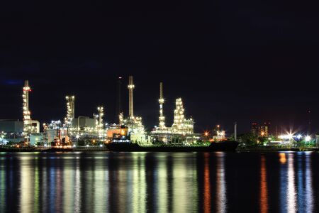 Oil refinery at twilight in Thailand の写真素材