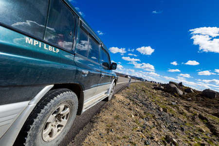Docked in the highlands along the road carのeditorial素材