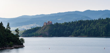 Beautiful view of Czorsztyn Castle Polandのeditorial素材