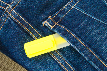 highlight pen in jeans pocket ready to workの写真素材