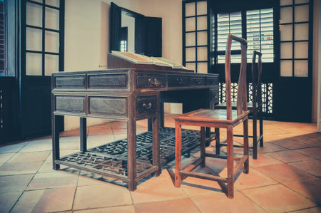 old table and chair  itの写真素材