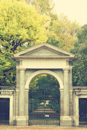 old wrought iron gate  Botanic park, Madrid  Spain の写真素材