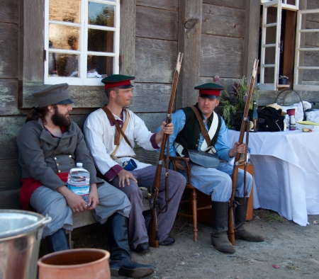 FORT ROSS, CA/USA - JULY 28 - An unidentified three men in russian settlerのeditorial素材