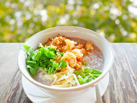 Rice porridge with shrimp