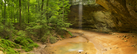 The Ash Cave and waterfall in Hocking Hills State Park, Ohio, USA.の写真素材